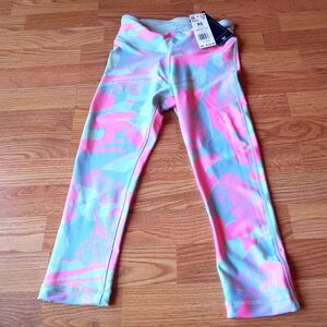 P**NWT ladies exercise leggings capris, by Reebok MSRP $35